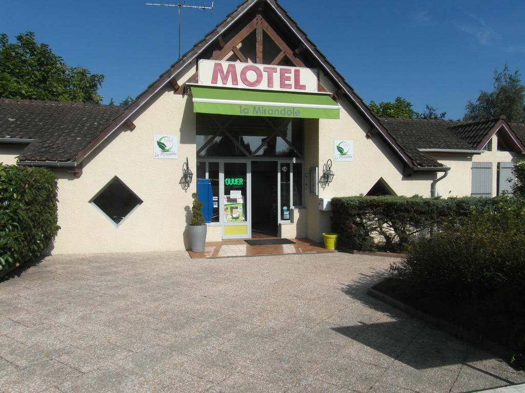 Hotel La Mirandole Tournus Exterior photo